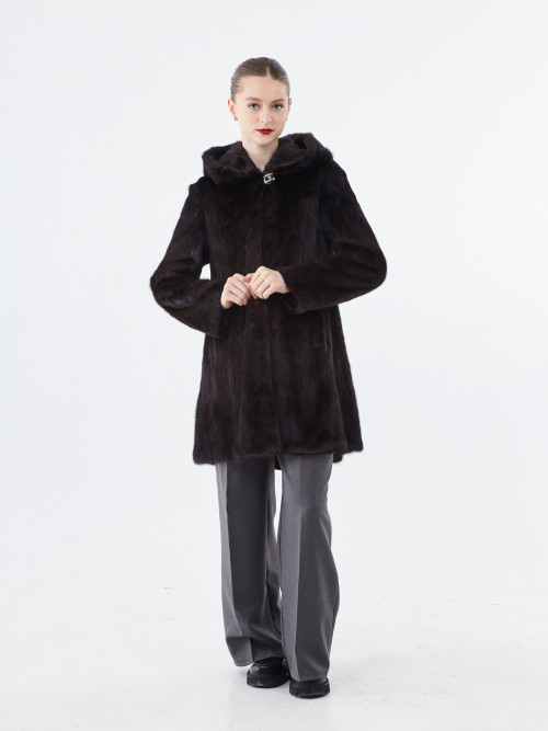 Шуба норковая б/у A-D-N 40-42р с капюшоном