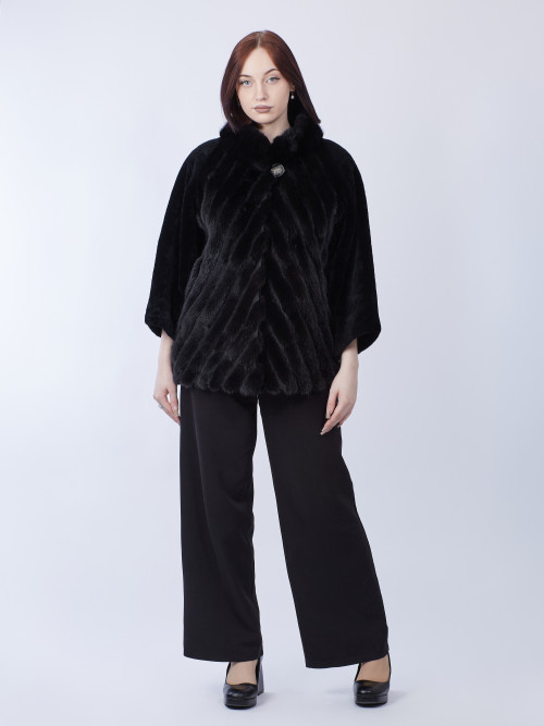 Шуба мутоновая  50р с воротником